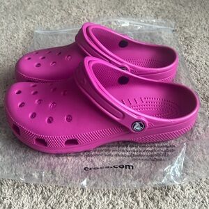 Crocs women’s size 9 men’s size 7